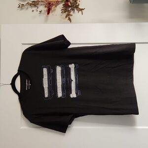 NWOT Banana Republic Factory, black graphic tee, Size M